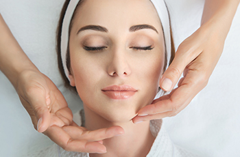 Acupuntura y terapias alternativas para rejuvenecer el rostro con Bodycare Center