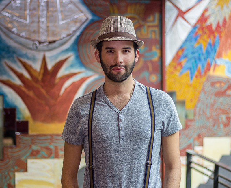 Enrique Olmos, actor de teatro en Nueva York y México