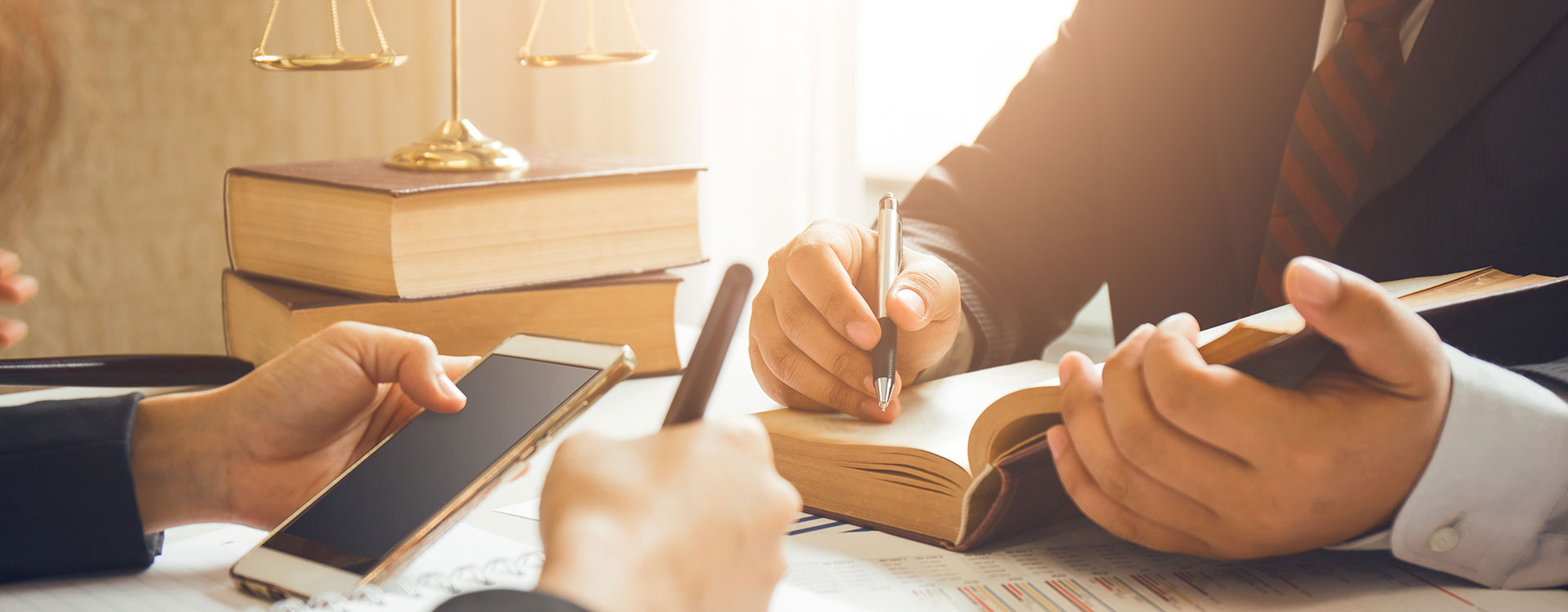 ESPECIALIDADES EN DERECHO