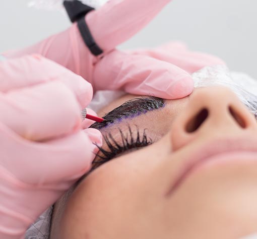 Atención en el maquillaje semipermanente