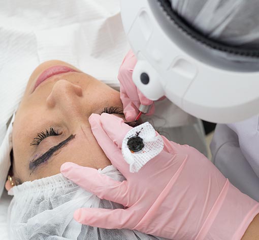 Dibujamos vello por vello en Microblading de cejas.