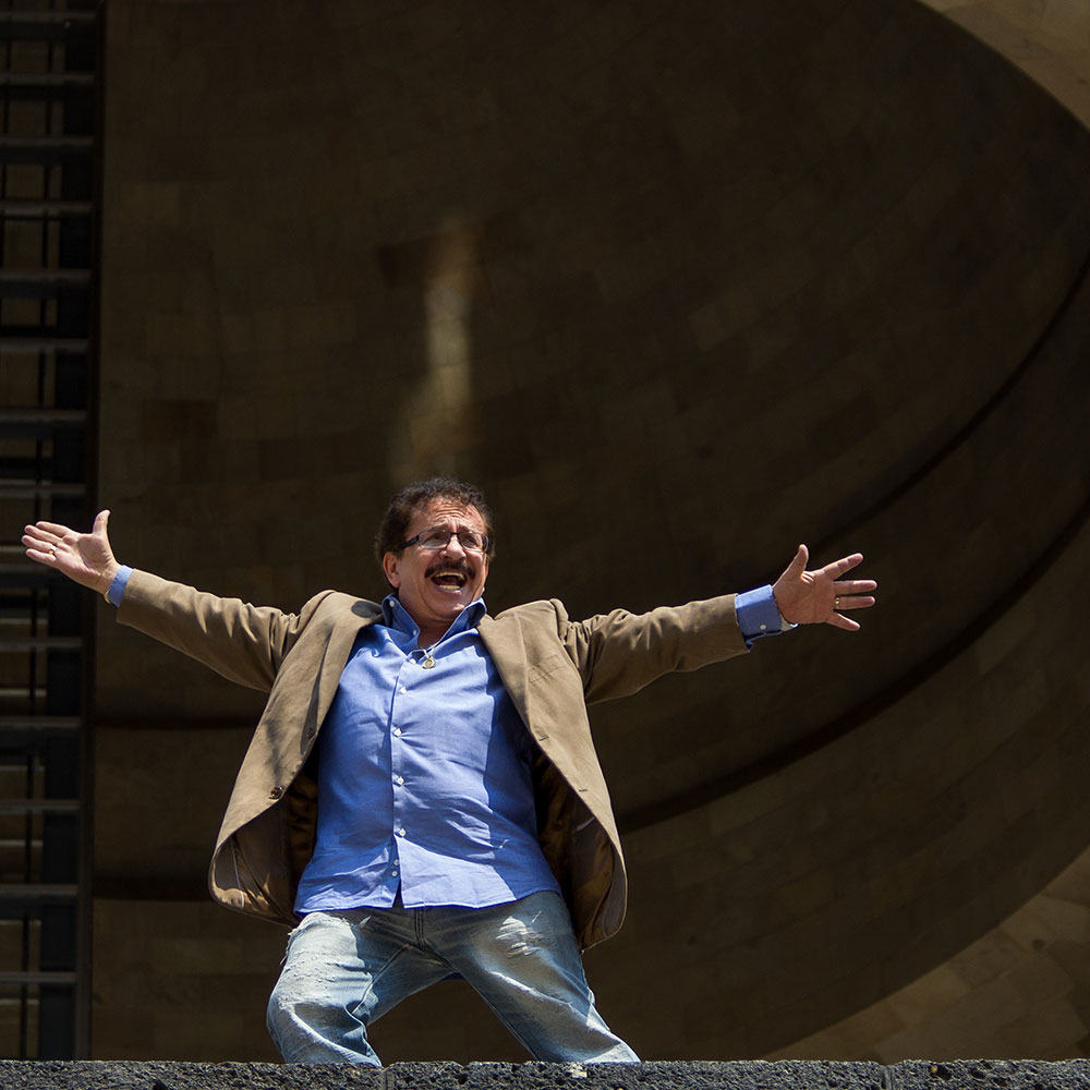 tony-balardi-cantante